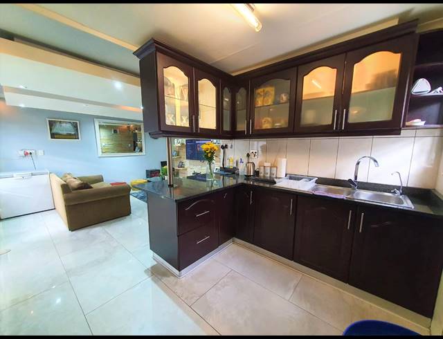 3 BEDROOM HOUSE FOR SALE IN SUMMER GREENS